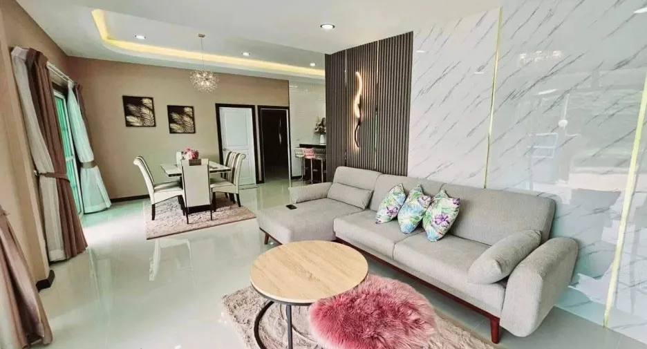 For sale 3 bedrooms house in East Pattaya, Pattaya