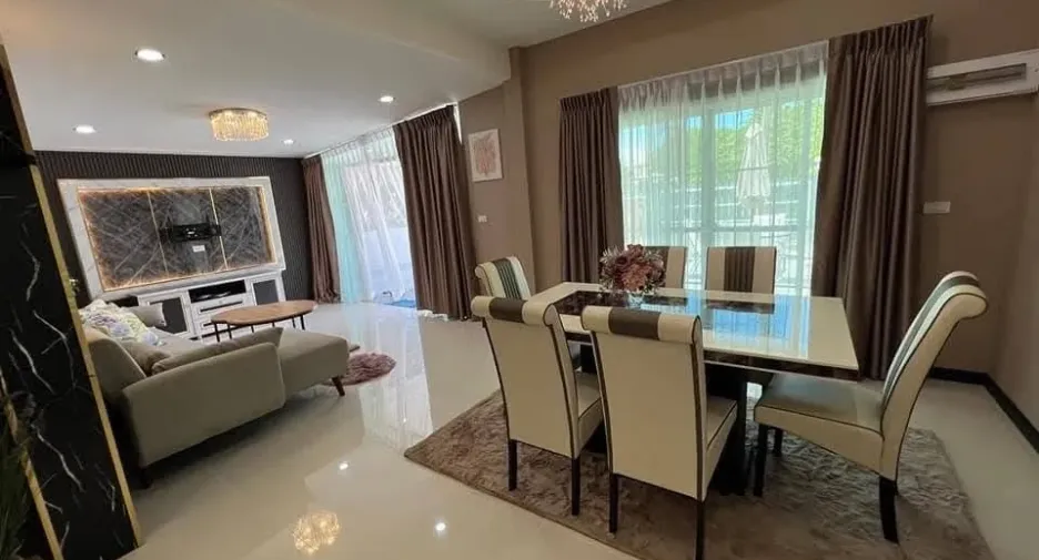 For sale 3 bedrooms house in East Pattaya, Pattaya
