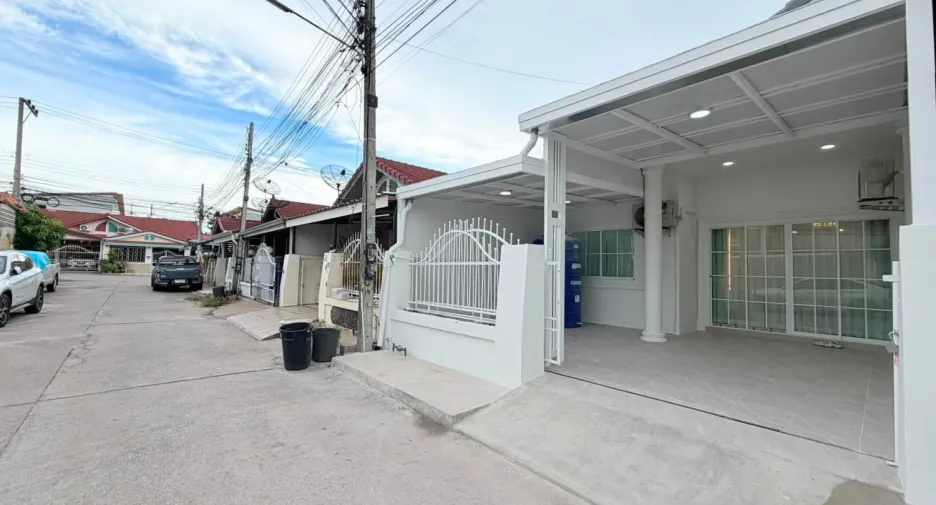 Reihenhaus zum Kauf mit 2 Zimmer in East Pattaya, Pattaya