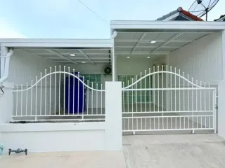 Reihenhaus zum Kauf mit 2 Zimmer in Bang Lamung, Chonburi