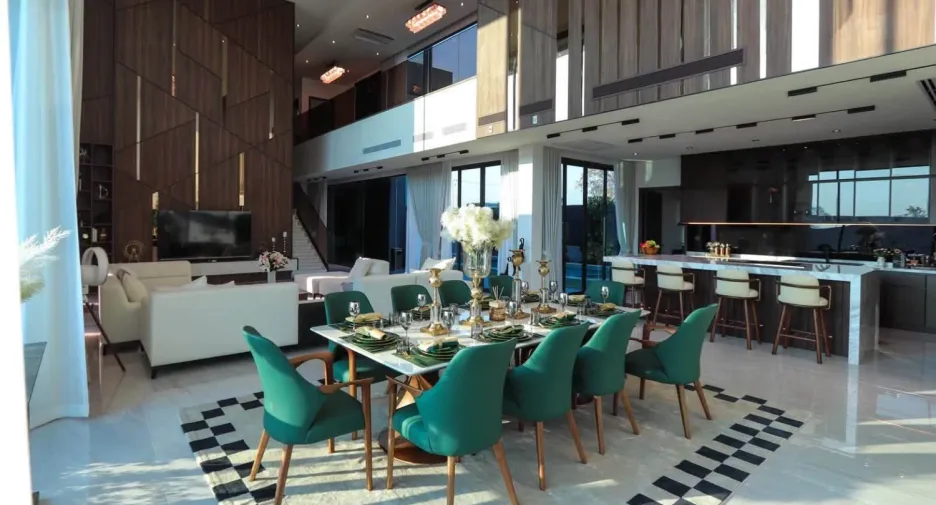 For sale 5 bedrooms villa in East Pattaya, Pattaya