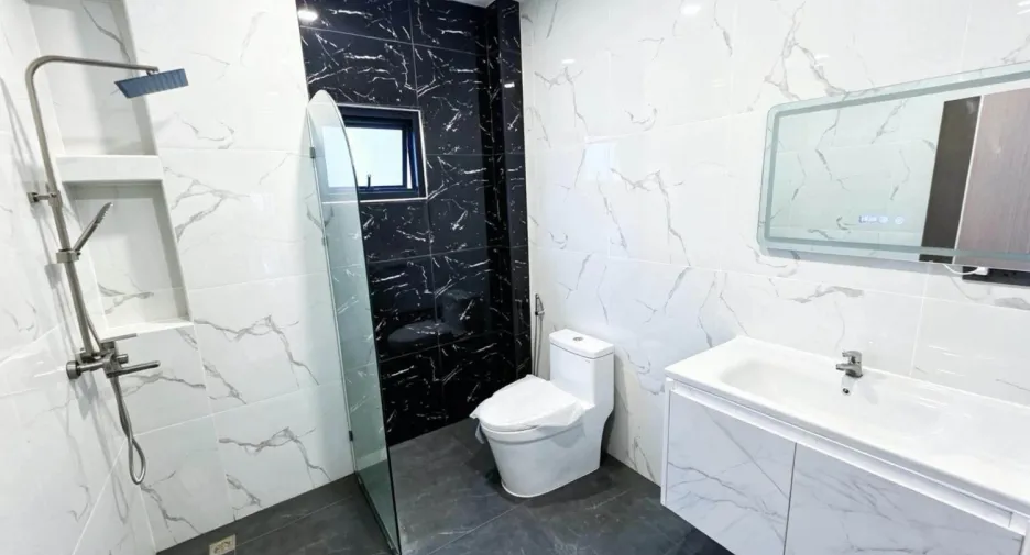 Villa zum Kauf mit 4 Zimmer in East Pattaya, Pattaya
