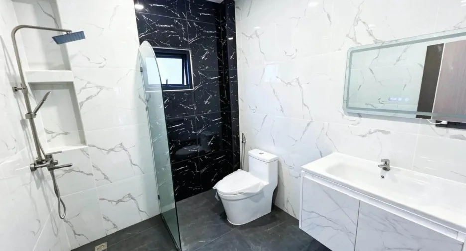 Villa zum Kauf mit 4 Zimmer in East Pattaya, Pattaya