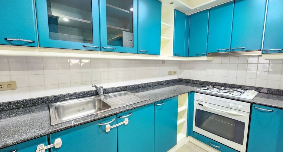 Wohnung zur Miete mit 3 Zimmer in Khlong Toei, Bangkok