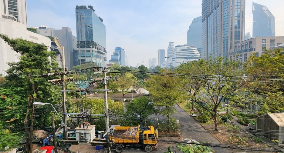 Wohnung zur Miete mit 3 Zimmer in Khlong Toei, Bangkok
