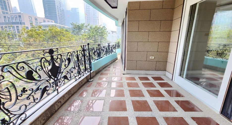 Wohnung zur Miete mit 3 Zimmer in Khlong Toei, Bangkok