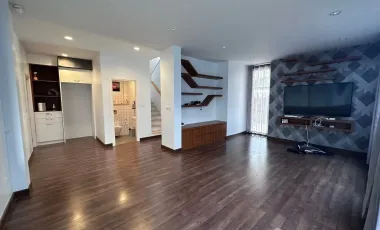 Casa en venta de 4 habitaciones en Mueang Chiang Mai, Chiang Mai