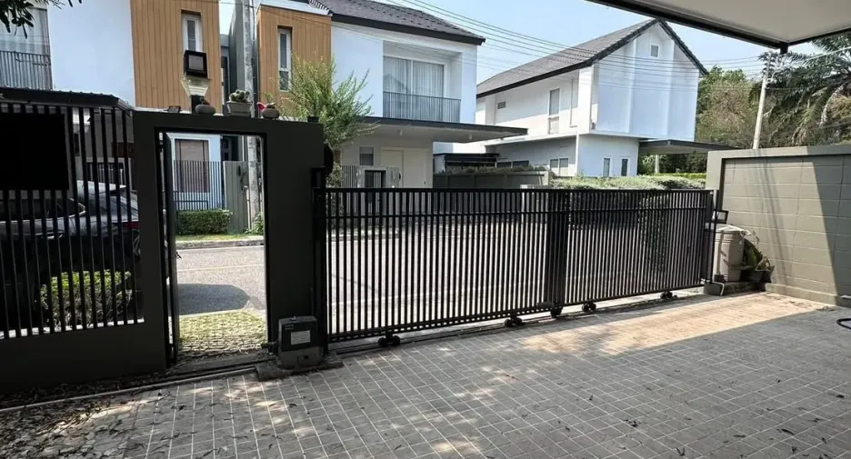 Casa en venta de 4 habitaciones en Mueang Chiang Mai, Chiang Mai
