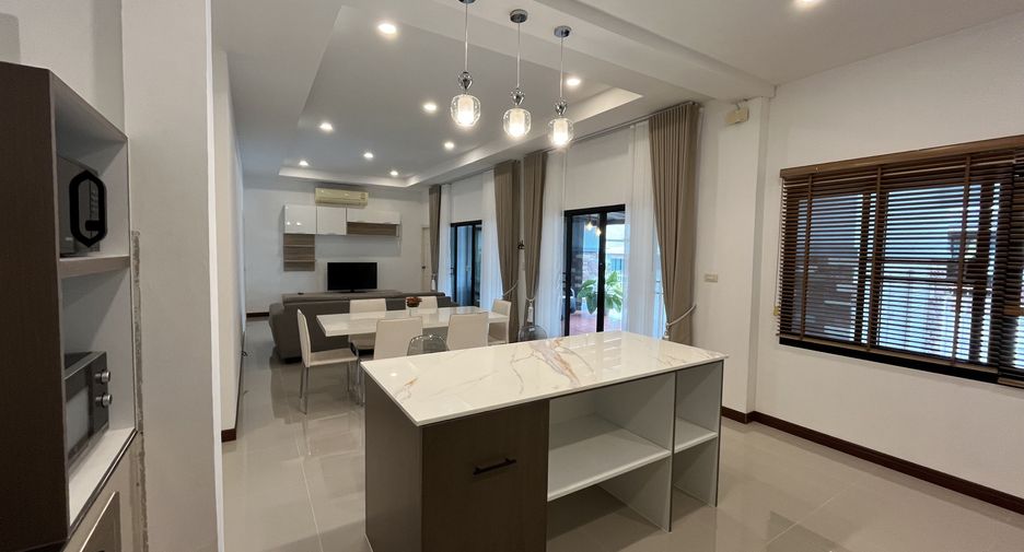 For sale 4 bedrooms house in Hua Hin, Prachuap Khiri Khan