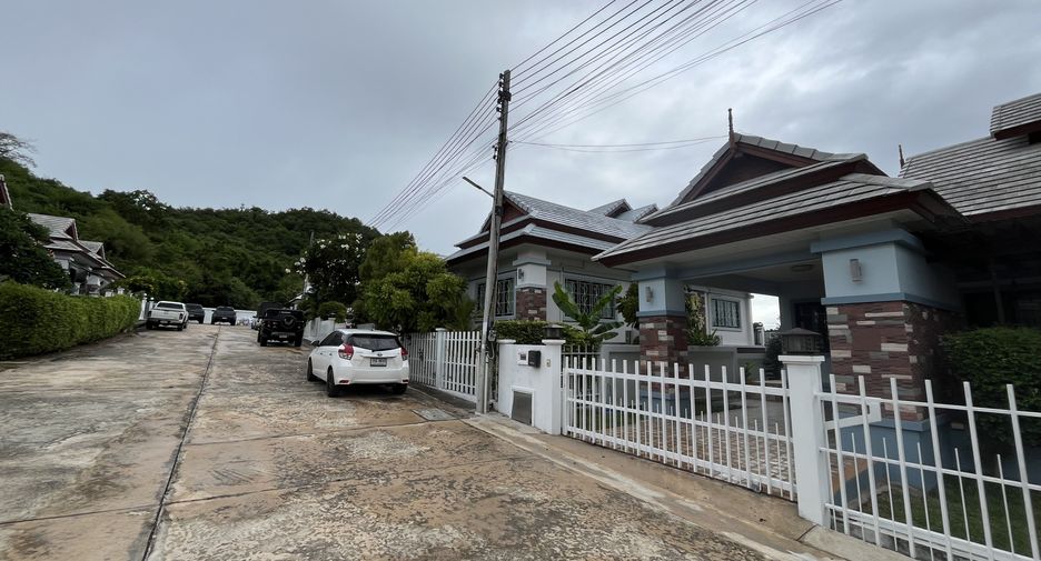 For sale 4 bedrooms house in Hua Hin, Prachuap Khiri Khan