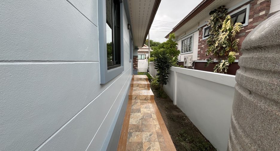 For sale 4 bedrooms house in Hua Hin, Prachuap Khiri Khan