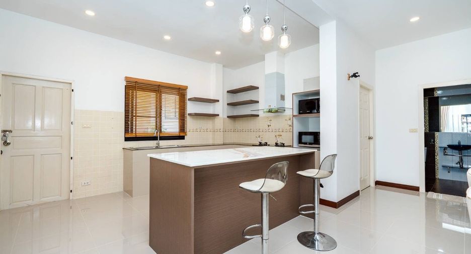 For sale 4 bedrooms house in Hua Hin, Prachuap Khiri Khan