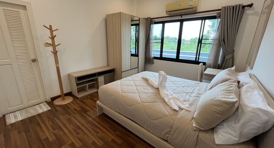For sale 4 bedrooms house in Hua Hin, Prachuap Khiri Khan
