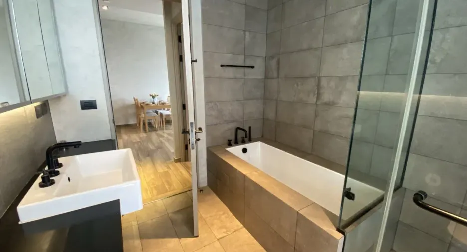 For rent 2 bedrooms condo in Watthana, Bangkok