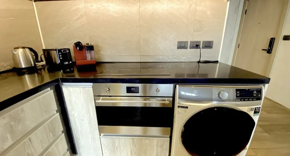 For rent 2 bedrooms condo in Watthana, Bangkok