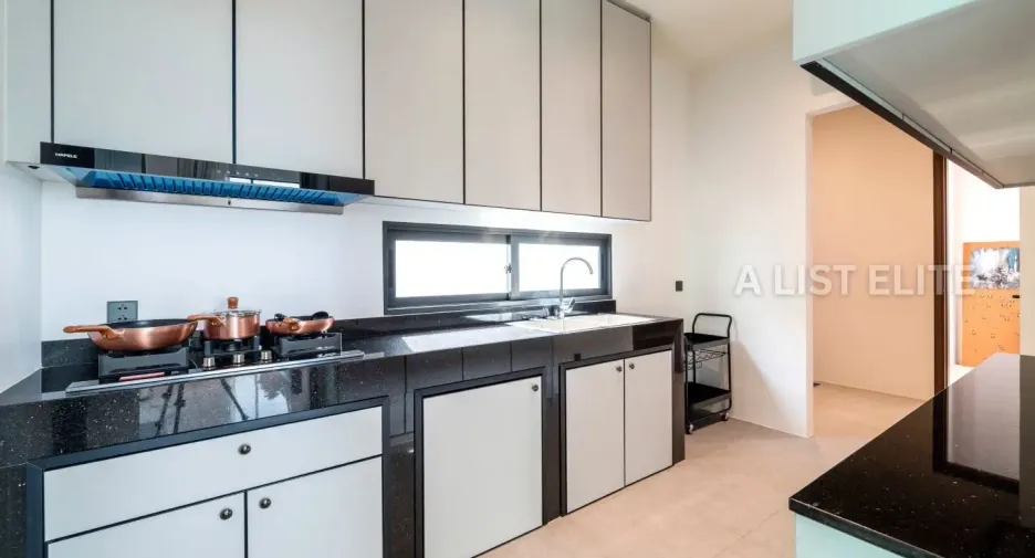 For sale 5 bedrooms house in East Pattaya, Pattaya