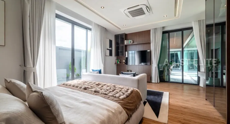 For sale 5 bedrooms house in East Pattaya, Pattaya