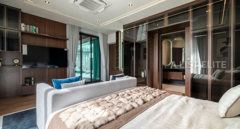 For sale 5 bedrooms house in East Pattaya, Pattaya