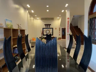 For sale 5 bedrooms townhouse in Watthana, Bangkok