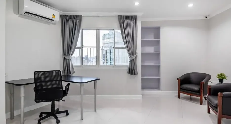 Condo en alquiler de 3 habitaciones en Watthana, Bangkok