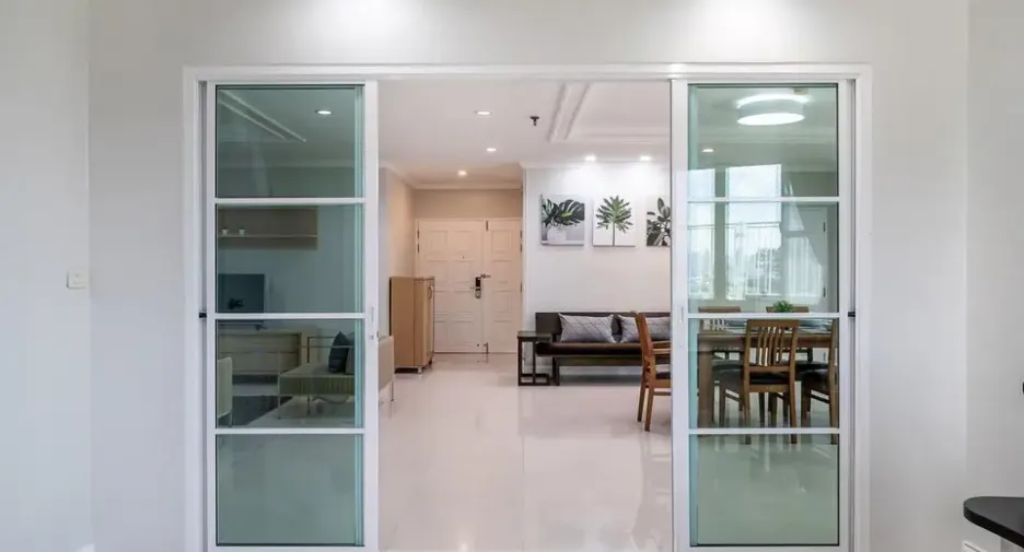 Condo en alquiler de 3 habitaciones en Watthana, Bangkok