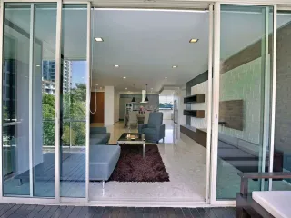 For sale 3 bedrooms condo in Khlong Toei, Bangkok
