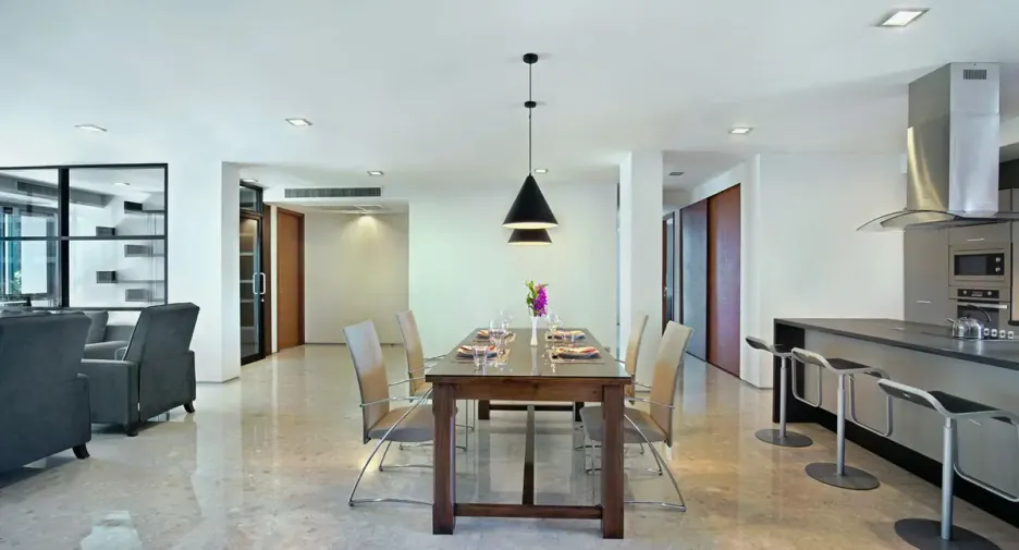 For sale 3 bedrooms condo in Khlong Toei, Bangkok