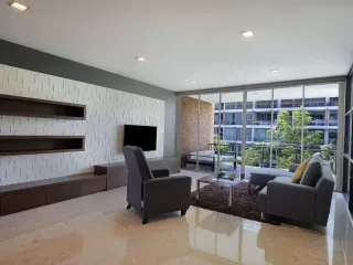 For sale 3 bedrooms condo in Khlong Toei, Bangkok