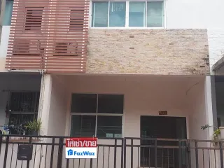 For rent 3 bedrooms townhouse in Wang Thonglang, Bangkok