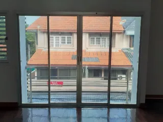 For rent 3 bedrooms townhouse in Wang Thonglang, Bangkok