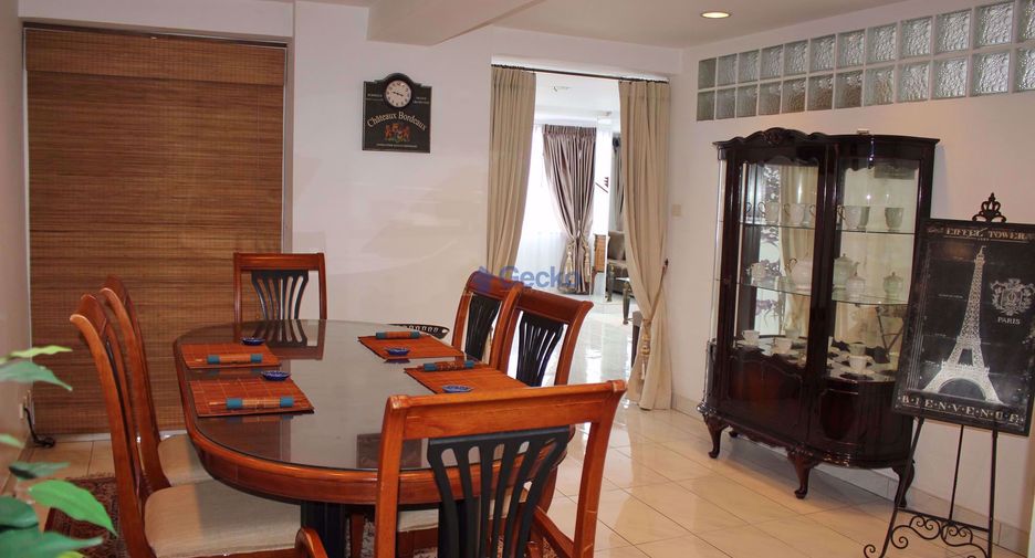 For rent 2 bedrooms condo in South Pattaya, Pattaya