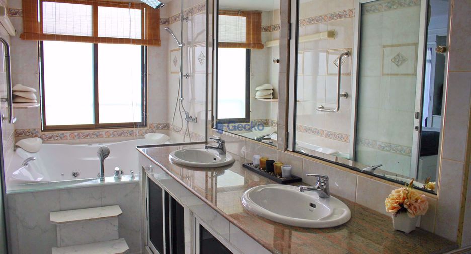 For rent 2 bedrooms condo in South Pattaya, Pattaya