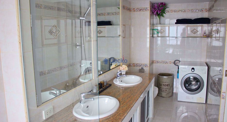 For rent 2 bedrooms condo in South Pattaya, Pattaya