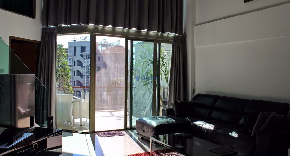 For rent 3 bedrooms condo in North Pattaya, Pattaya
