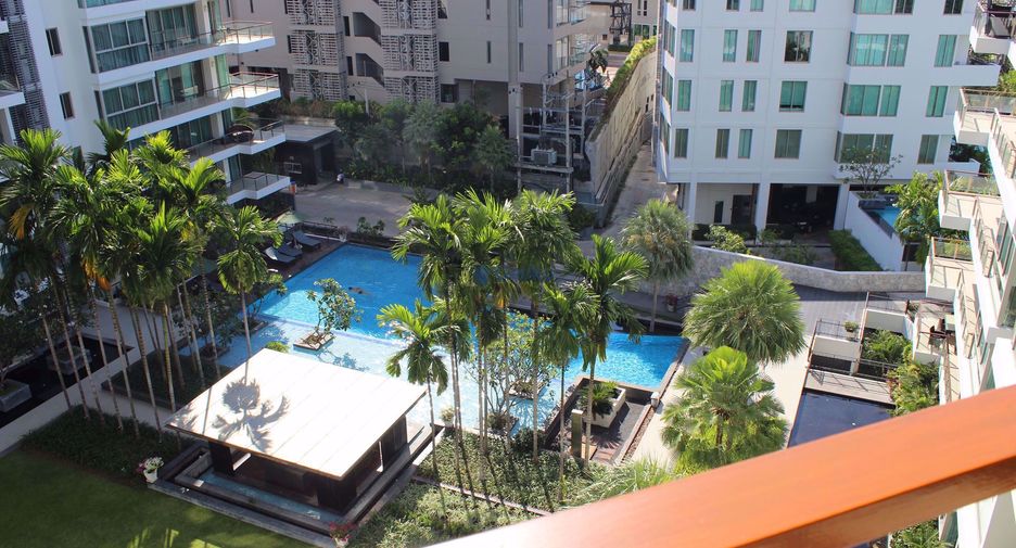 For rent 3 bedrooms condo in North Pattaya, Pattaya