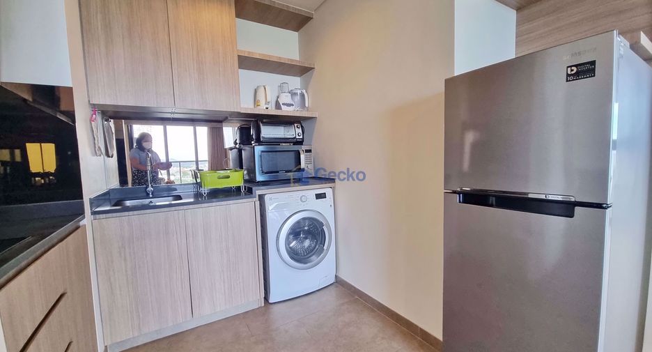For rent 2 bedrooms condo in North Pattaya, Pattaya