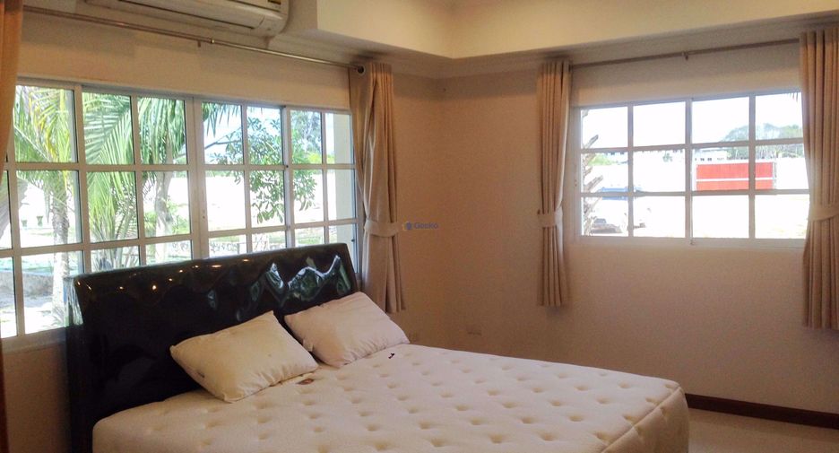 For rent 4 bedrooms house in East Pattaya, Pattaya