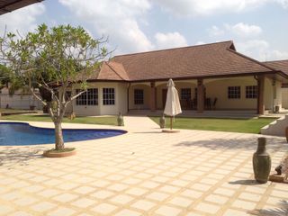 For rent 4 bedrooms house in Bang Lamung, Chonburi