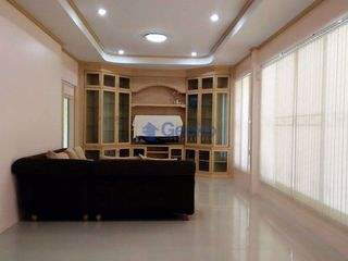 Haus zur Miete mit 4 Zimmer in Bang Lamung, Chonburi