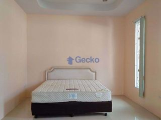 Haus zur Miete mit 4 Zimmer in Bang Lamung, Chonburi