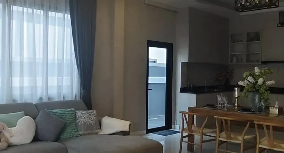 À vendre 3 chambres villa à Mueang Chon Buri, Chonburi