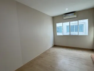 For rent 3 bedrooms townhouse in Pak Kret, Nonthaburi