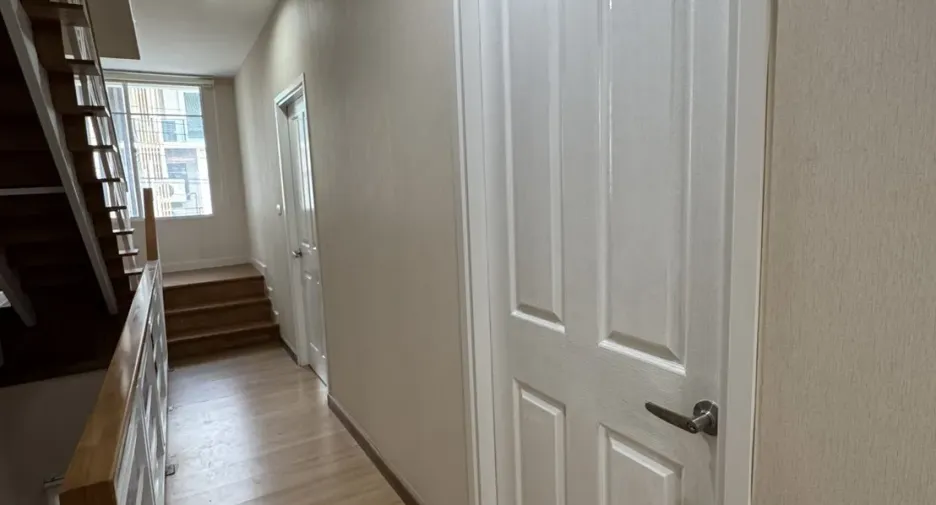 For rent 3 bedrooms townhouse in Pak Kret, Nonthaburi
