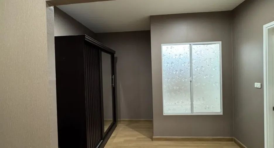For rent 3 bedrooms townhouse in Pak Kret, Nonthaburi