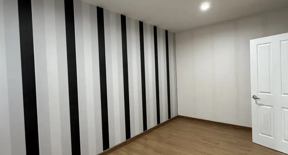 For rent 3 bedrooms townhouse in Pak Kret, Nonthaburi