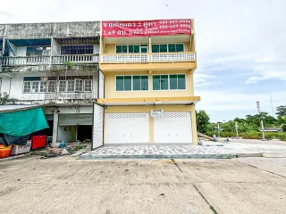 Gewerbefläche zum Kauf mit 7 Zimmer in Mueang Nakhon Pathom, Nakhon Pathom