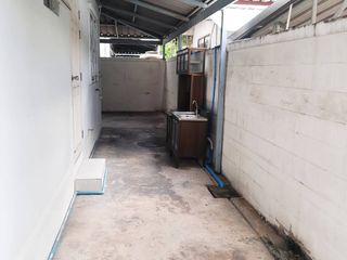 Haus zur Miete mit 3 Zimmer in Watthana, Bangkok
