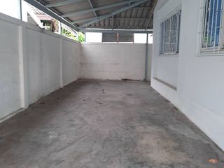 Haus zur Miete mit 3 Zimmer in Watthana, Bangkok