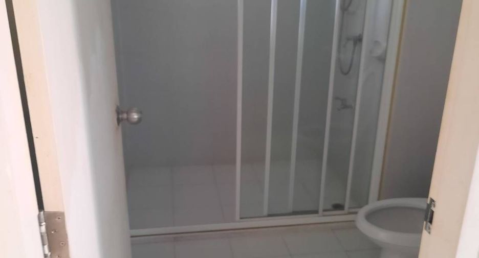 Haus zur Miete mit 3 Zimmer in Watthana, Bangkok