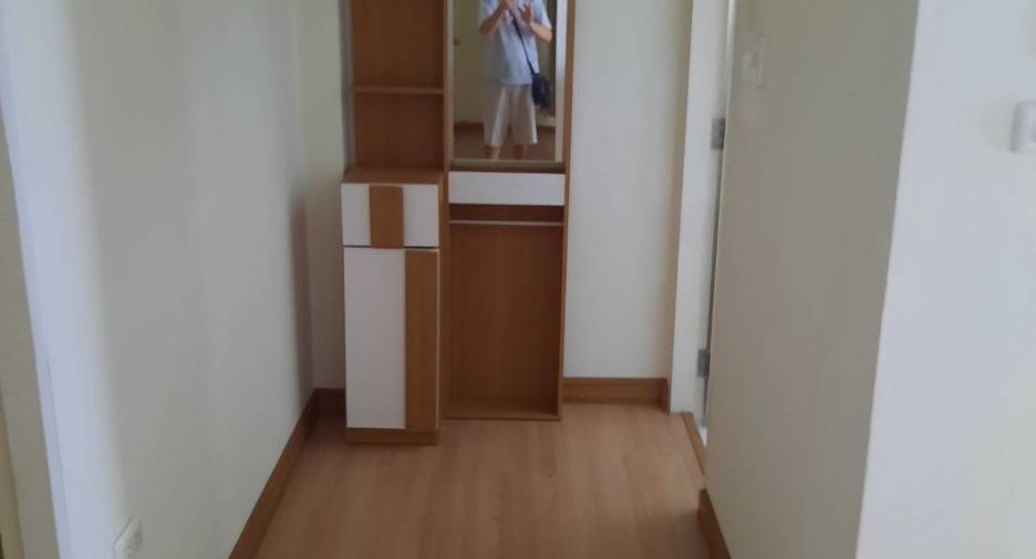 Haus zur Miete mit 3 Zimmer in Watthana, Bangkok